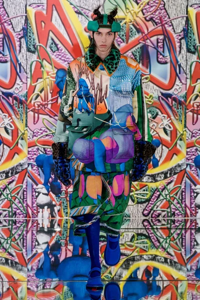 Look 7